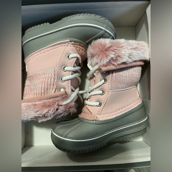 London Fog Other - Infant Toddler Girls London Fog Winter Snow Boots SZ 6 Pink Gray NIB
